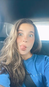 Meet your Posher, Claudia